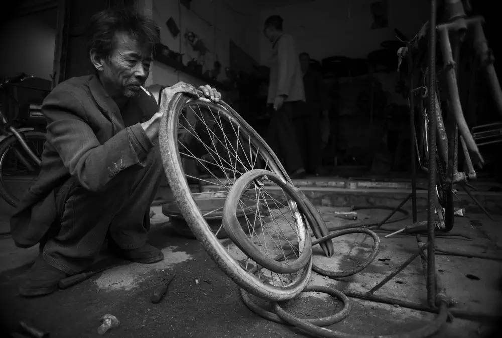 修车匠物以稀为贵,在当时的社会下,即使是北京,中国的首都,所有东西的