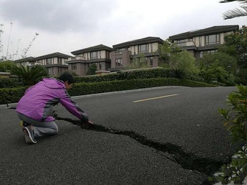 宁波别墅区地面沉降严重 267户业主至今仅入住21户