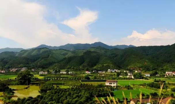 七宝山乡狮子山景区▲龙伏镇石柱峰景区▲金刚镇石霜寺景区这样的