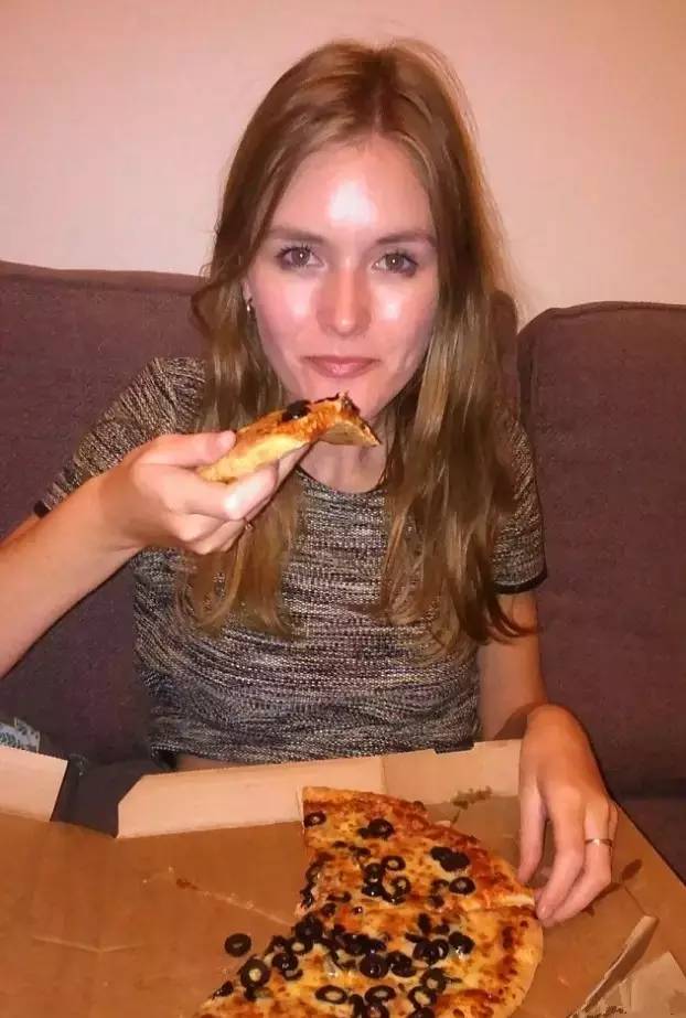 24岁姑娘连续吃一周垃圾食品身体可怕的变化