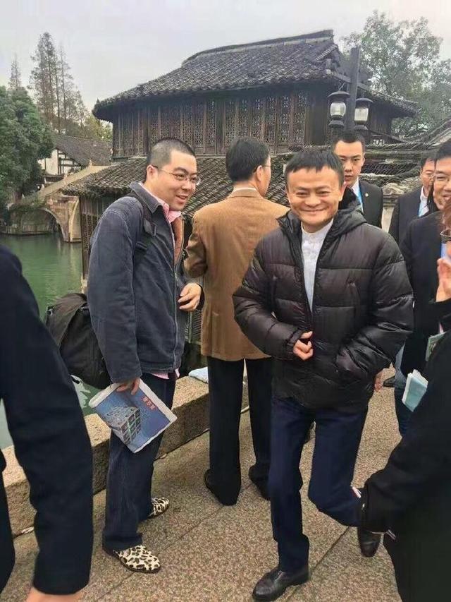 乌镇互联网大会科技大佬新表情包 雷军又赢了