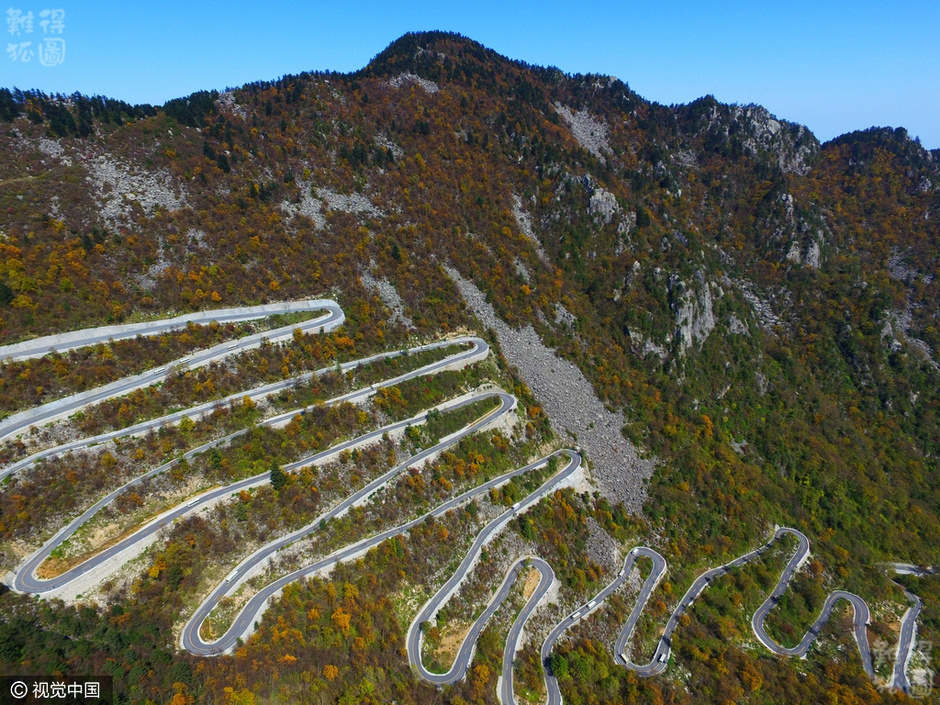 航拍太白山72道弯山路蜿蜒似长龙