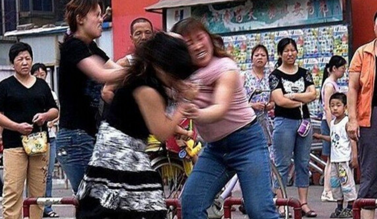 妇女打架表情包图片