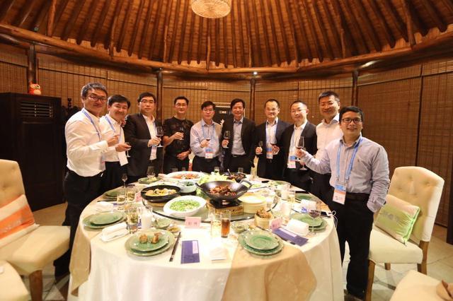 网易公司创始人兼首席执行官丁磊做东,邀请中国互联网大佬在乌镇聚餐
