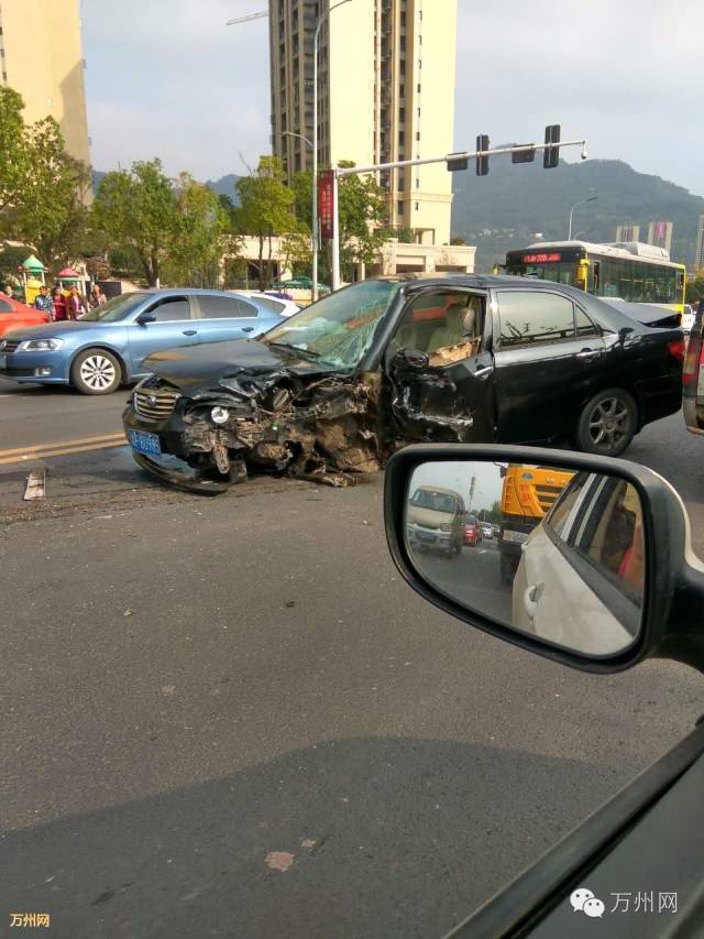 重庆万州车祸图片