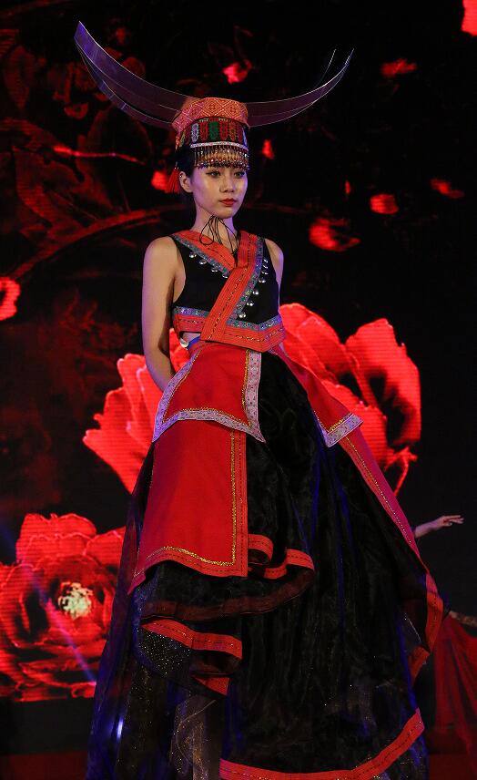 2016广西金秀盘王节3大美瑶服多彩瑶韵