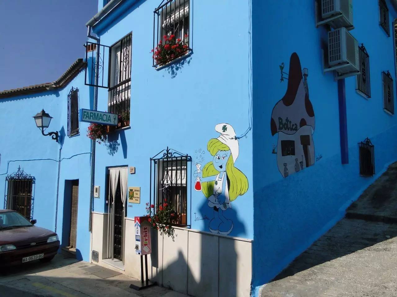 蓝精灵的房子村庄图片