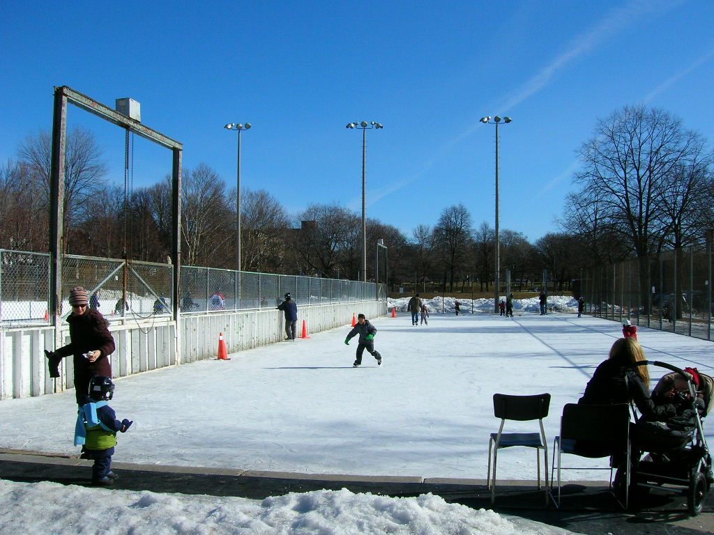 泰安滑冰场图片