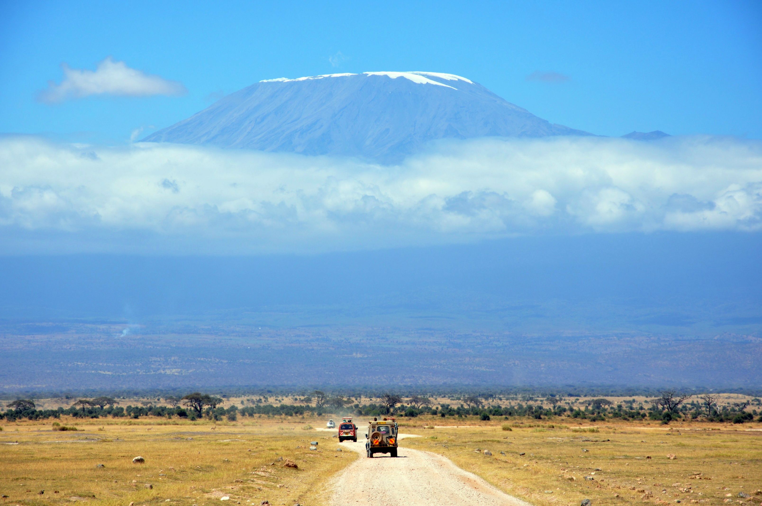 为什么非洲最高峰叫乞力马扎罗kilimanjaro