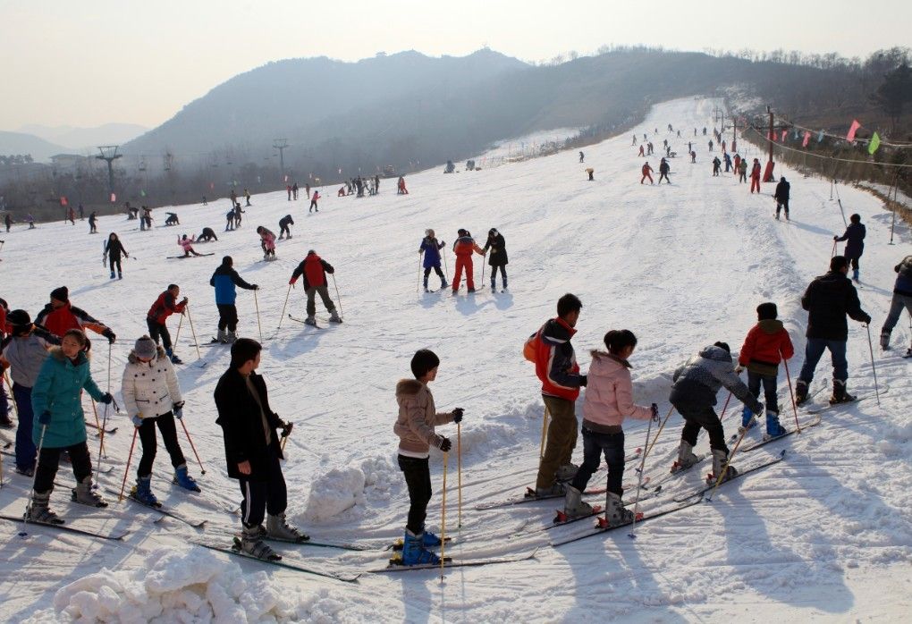 泰安天颐湖滑雪场图片