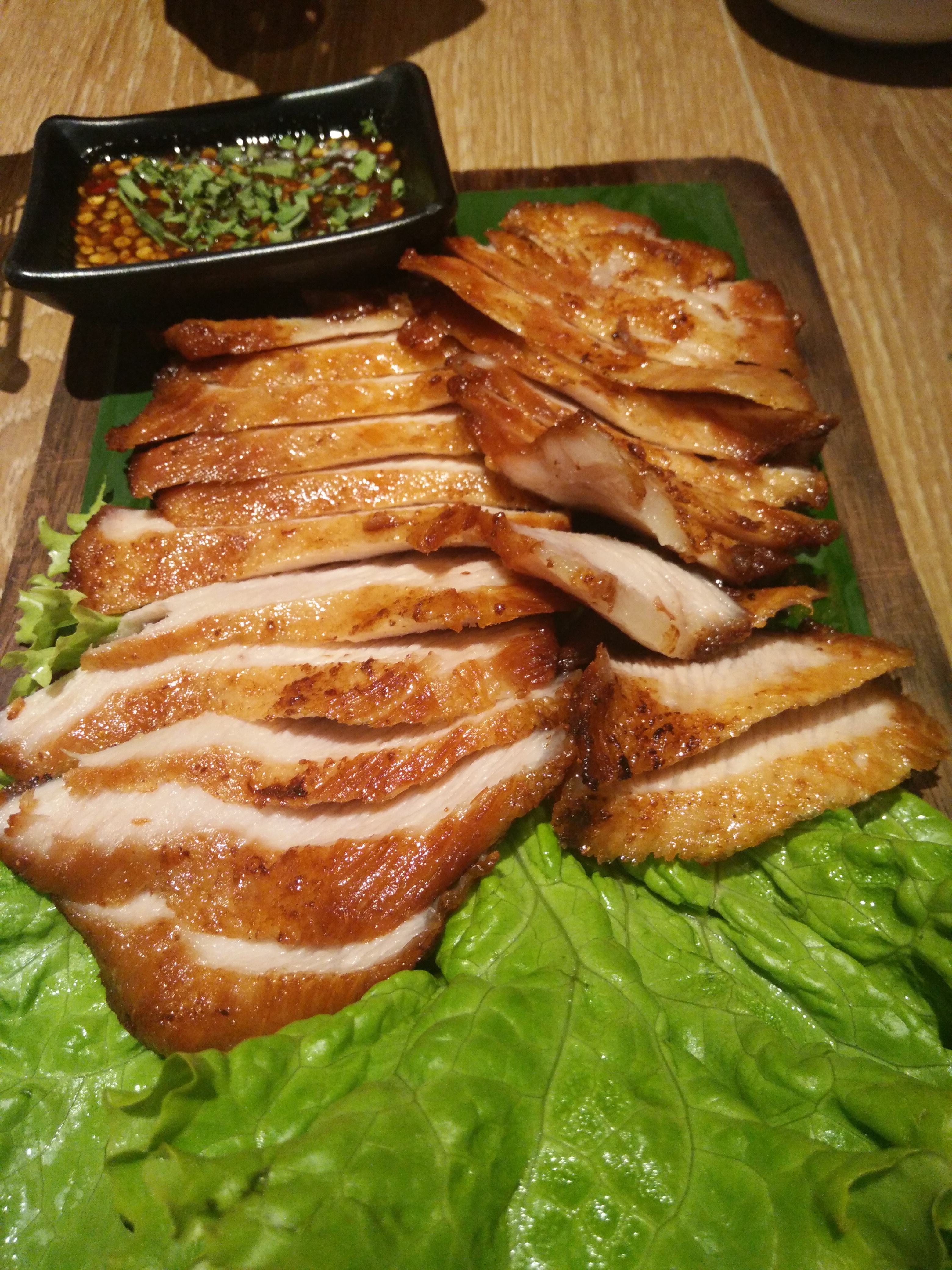 碳烤猪颈肉其次,这里的菜品,保持了泰国菜传统的特点,有些菜品为了