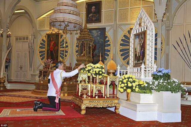泰国国王葬礼全程图片