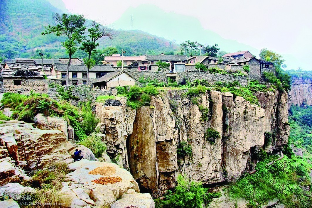 水库汇聚绛河,岚河,陶清河,石子河等,在襄垣县甘村汇西源后为浊漳干流