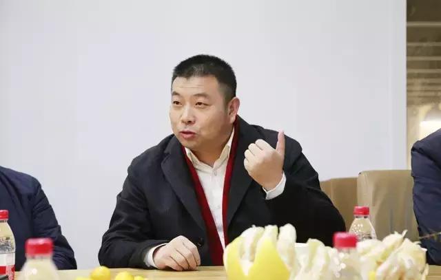 上蔡商会会长,鹏宇集团总裁朱新红对华亿实业董事长翟伟光和黄经理