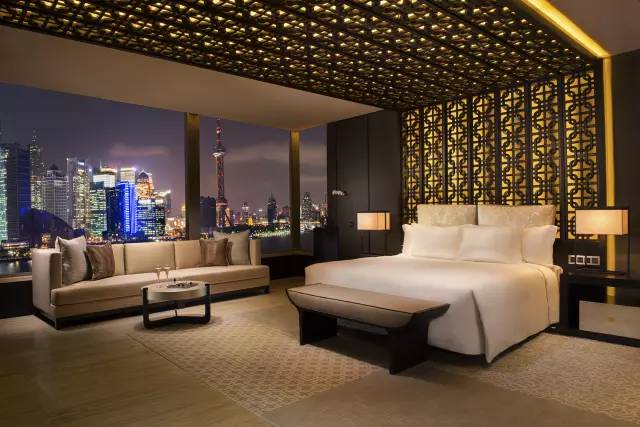 上海半岛酒店半岛套间:每晚125000元该套间面积达400平米,两层楼底高