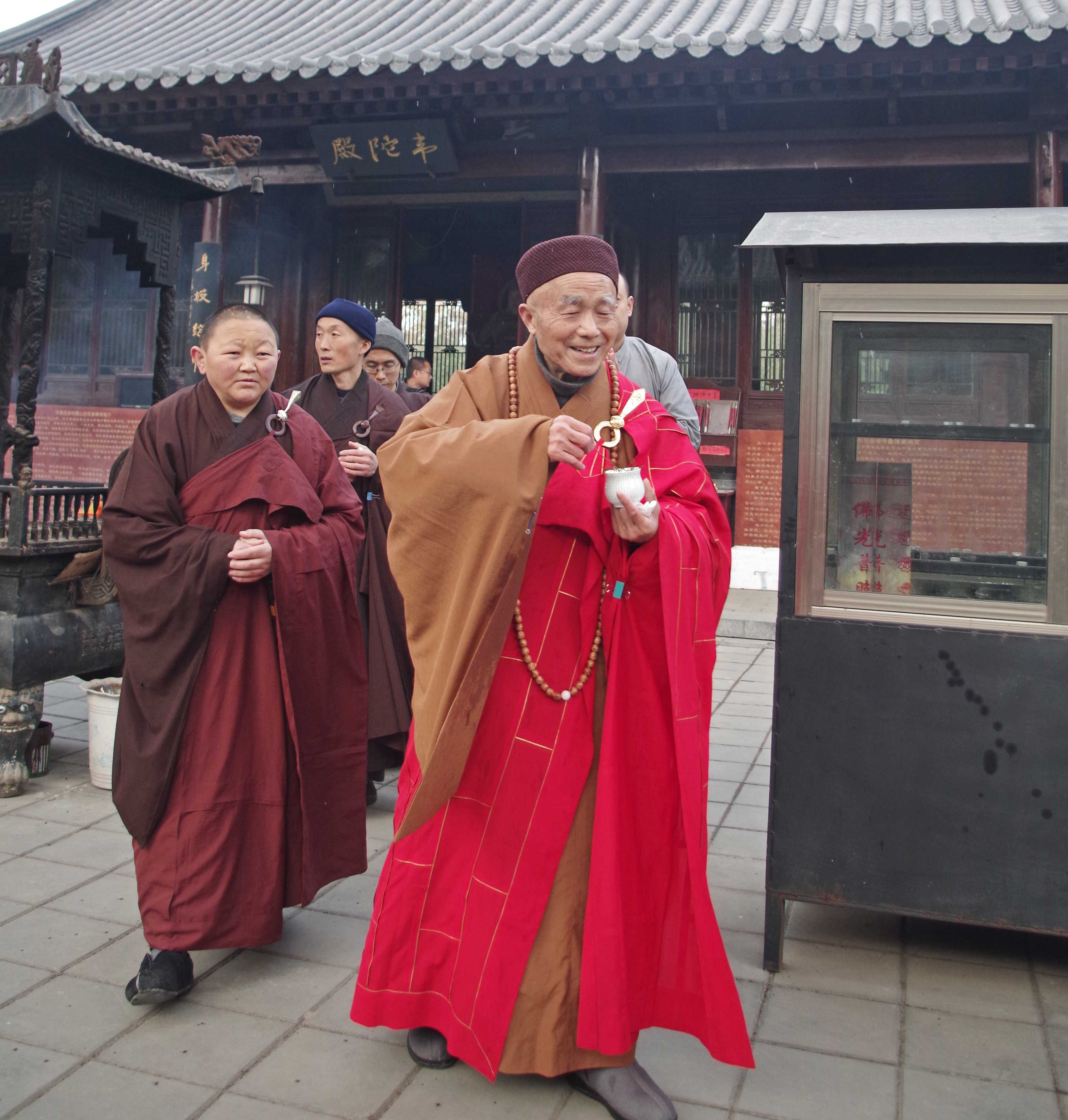 禅门耆宿绍云长老终南山古观音禅寺挂钟板仪式