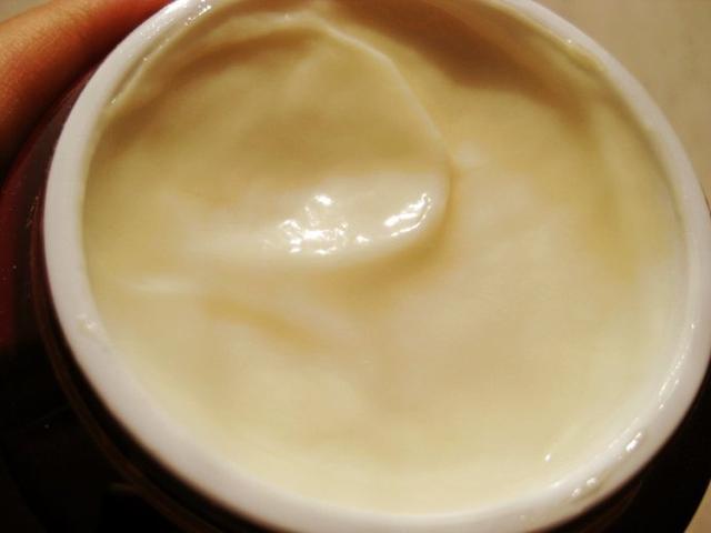 鸡蛋黄牛奶面粉面膜图片