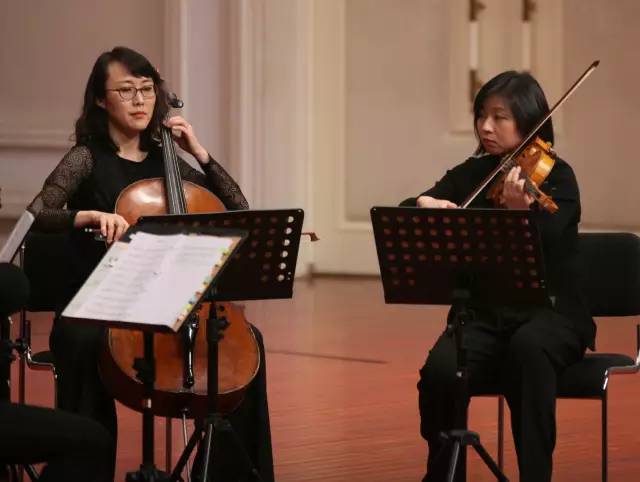 天津交响乐团小提琴图片