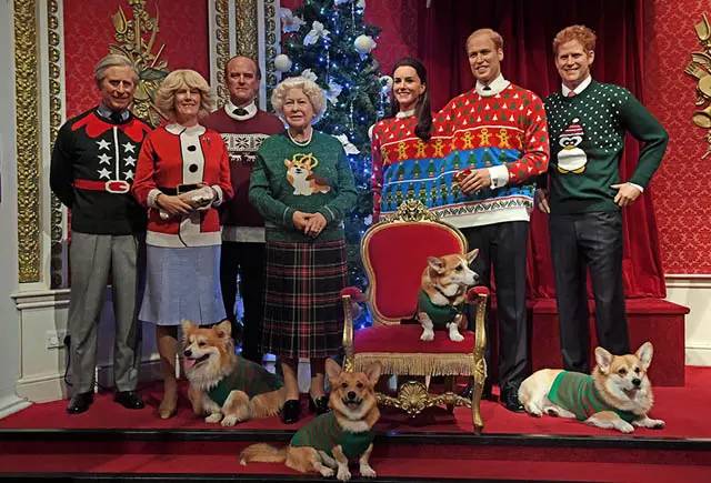 圣诞节快要到了,英国王室一家换上了圣诞毛衣