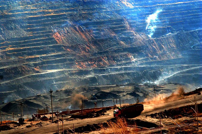 阜新露天煤矿图片图片