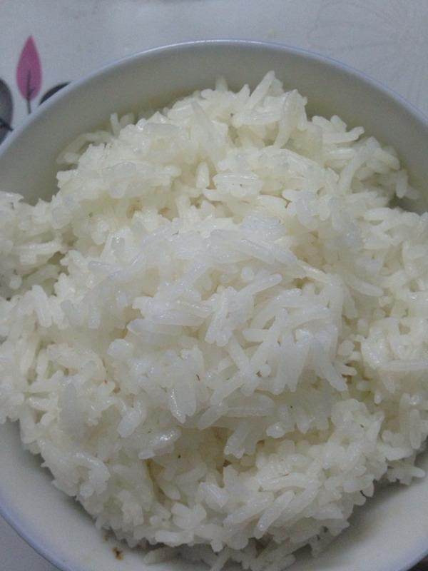 蒸大米,教你一招,做出米饭雪白雪白的