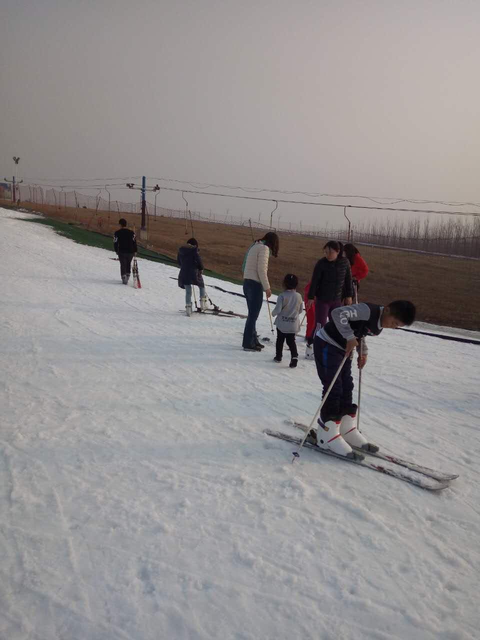 龙居滑雪场图片