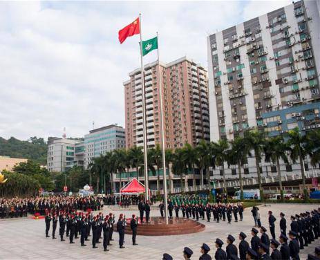 中葡两国政府在举行政权交接仪式,中国政府对澳门恢复行使主权,祖国