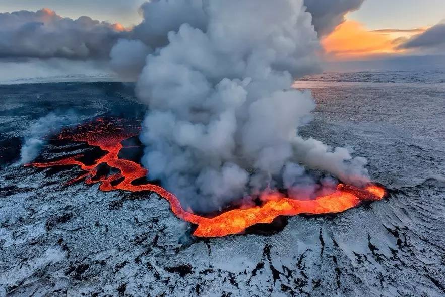 全世界都知道的最著名的冰岛火山艾雅法拉火山火山爆发在冰岛是件司空