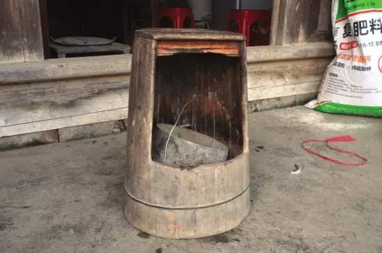 一代人的回忆以前湖南人用的这些烤火神器你还记得吗