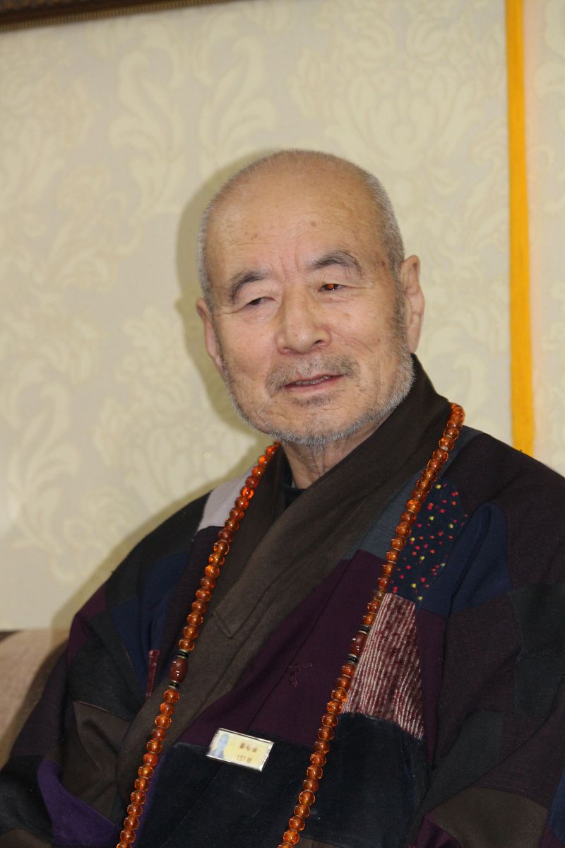 出家后,老和尚因缘殊胜于1944年起在广东云门寺师从虚云禅师五年