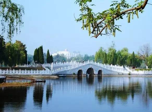 景點:八公山風景區,上堯國家地質公園,壽縣古城,鳳台茅仙洞,淮南影視