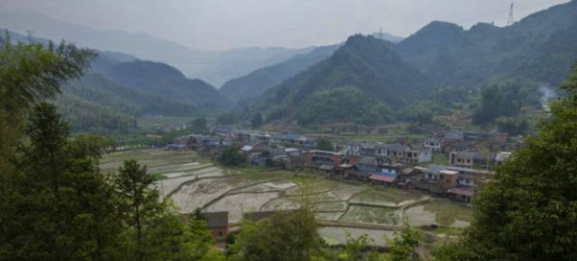 咸寧市通山縣洪港鎮西坑村