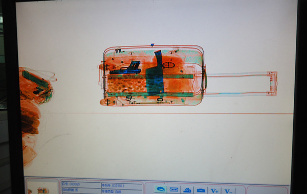 违禁品大全危险品都逃不过互乐达安检x光机的"眼睛,过包图像和