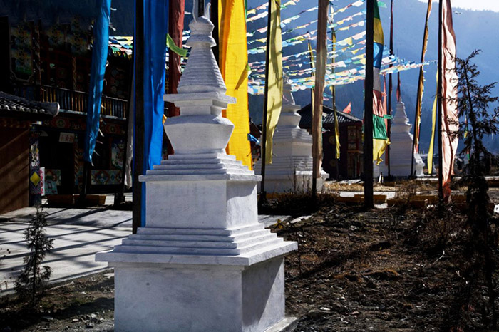 九宝莲花菩提佛塔 佛塔是藏传佛教的象征