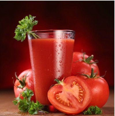 西红柿汁在天然食品中,具有保养皮肤和消除雀斑功效的食物有许多种.