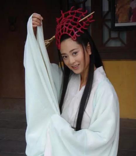 仙乐,由钟欣桐主演,她是上古大神女娲嫡传弟子,南越国女祭司,高贵典雅