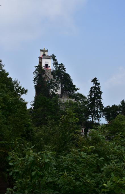 陕西最险的道观和最险的寺院,哪个更险?