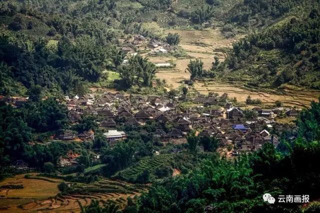 乡的一个拉祜族寨子,勐宋系傣语地名,勐是位于平坝或盆地的大部落