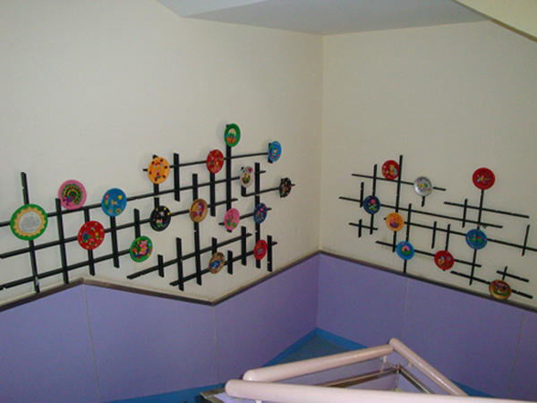幼儿园楼梯两边的布置图片