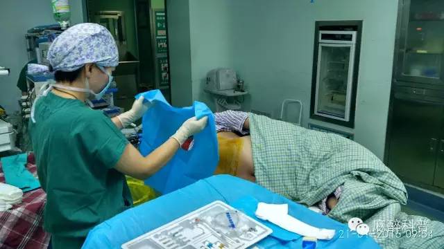 剖宫产手术消毒图片