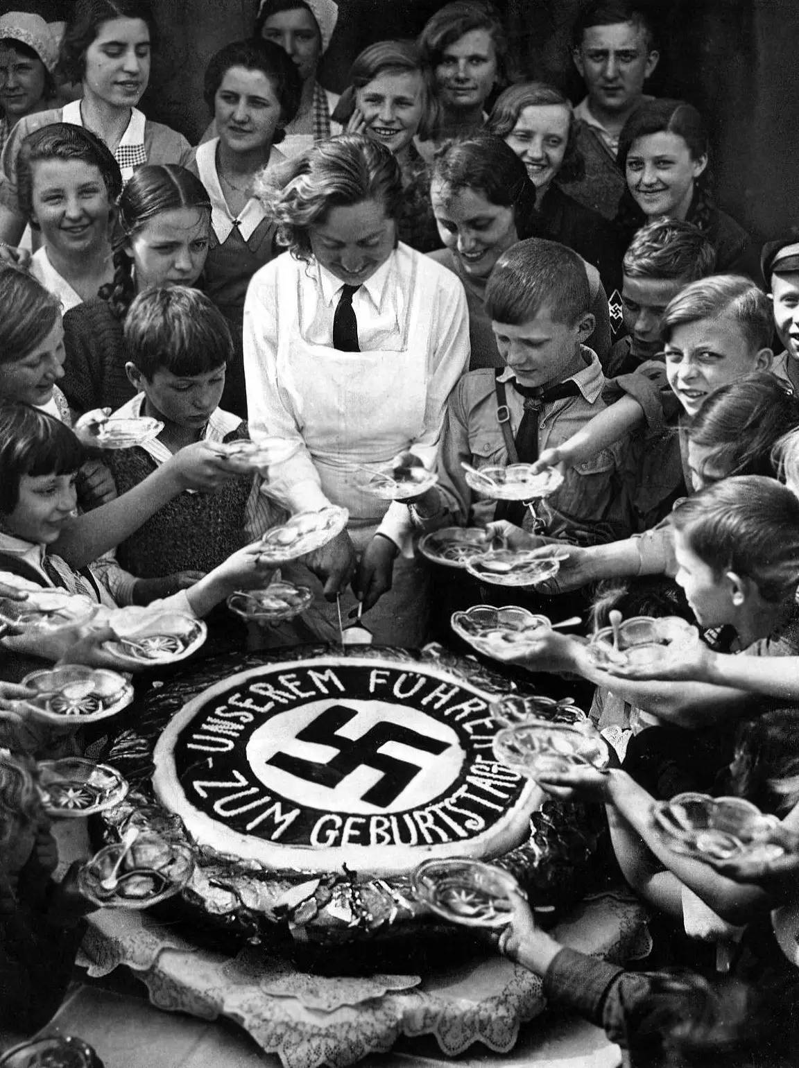 希特勒生日图片