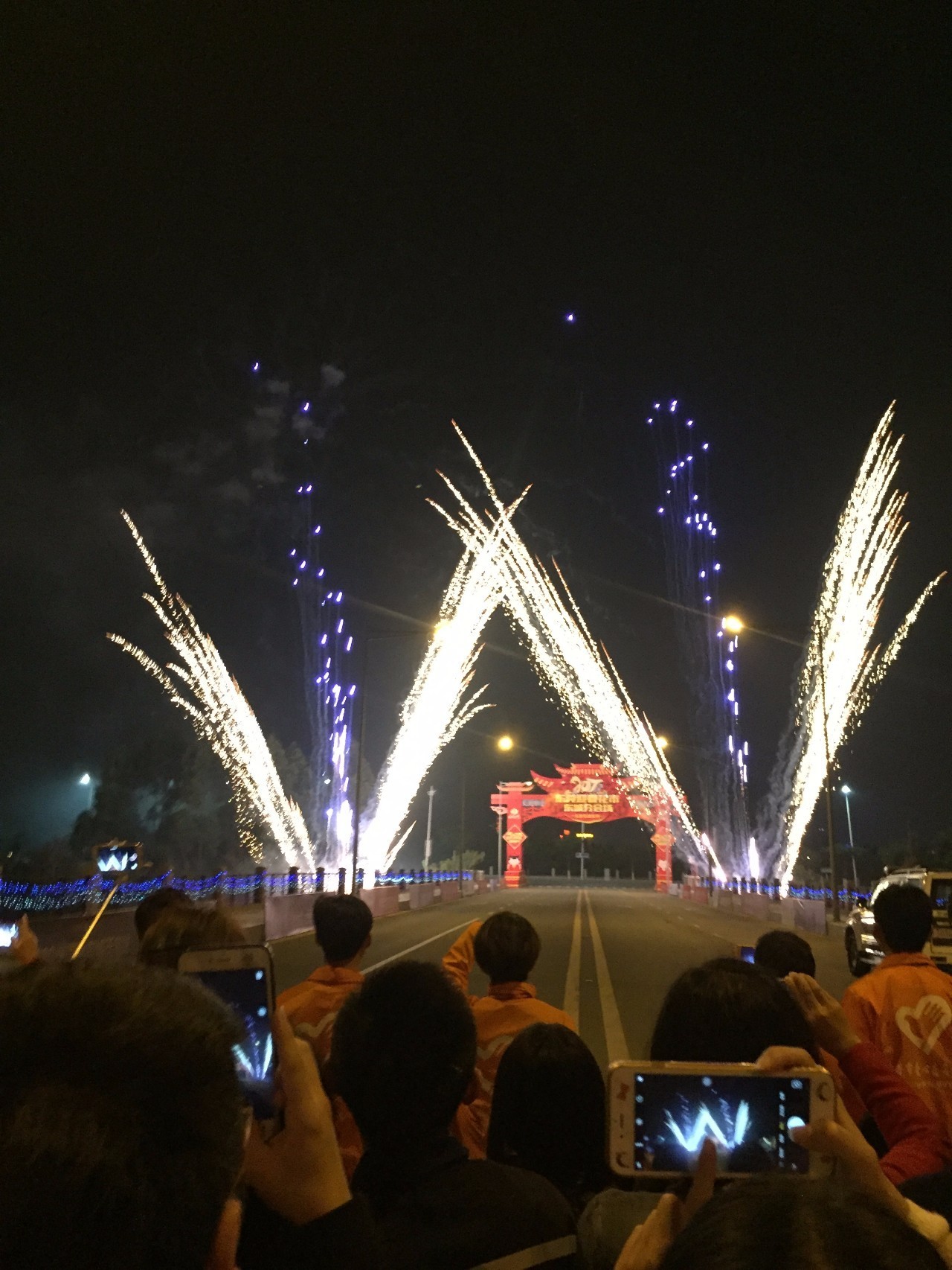 时隔10年,东莞城区终于有超壮观的烟花汇演,你今晚看到吗?