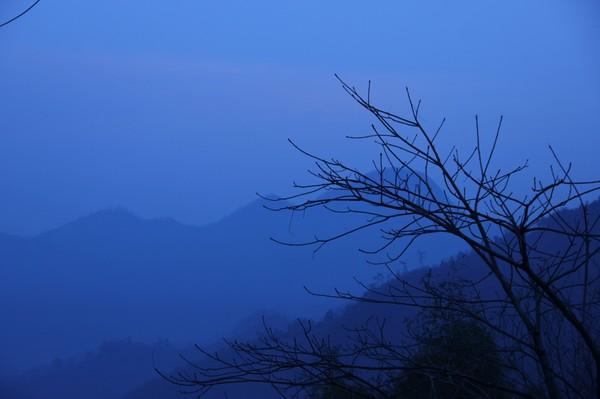 荒山野岭图片夜晚图片