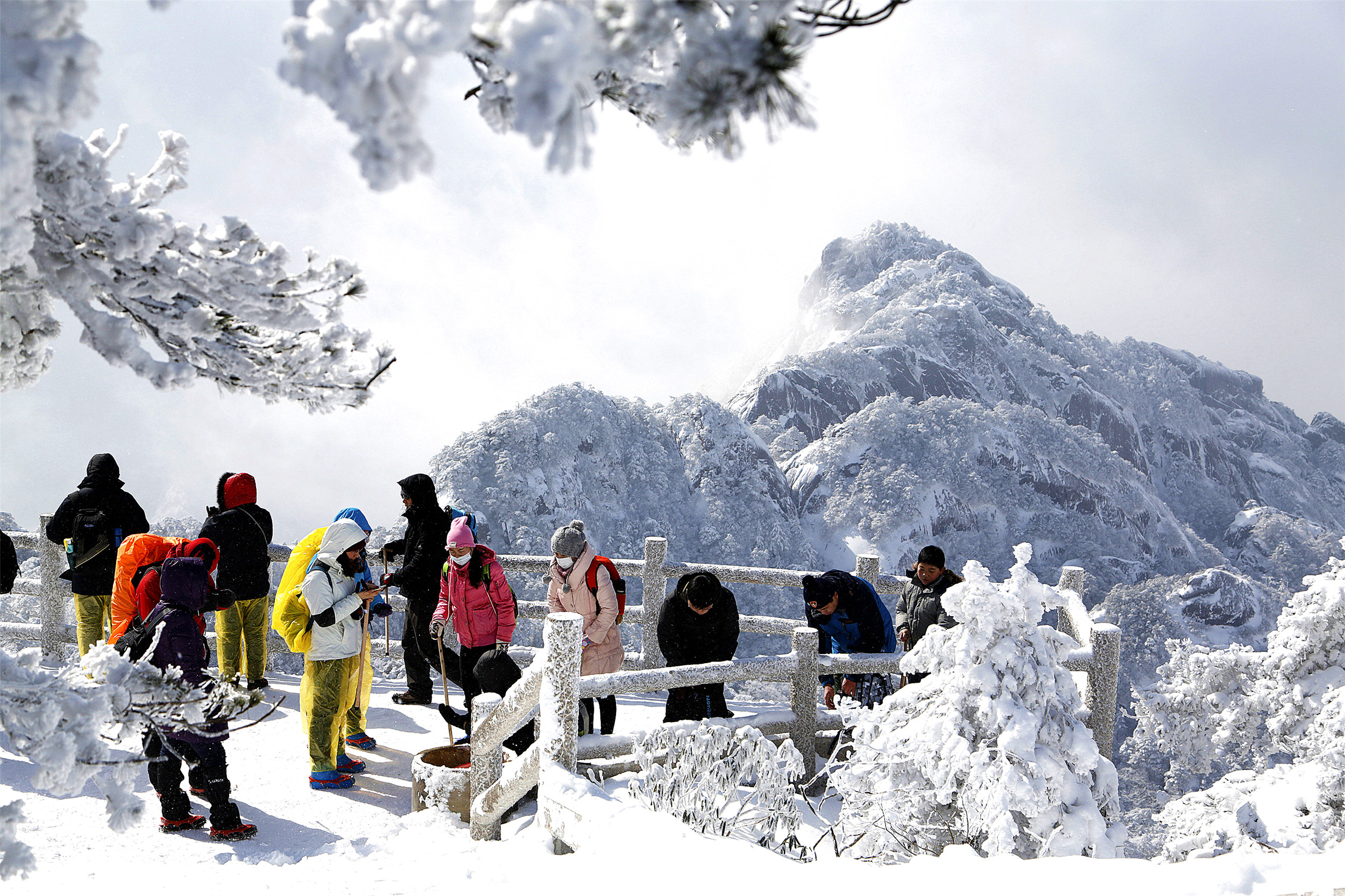 黄山第五绝"冬雪"