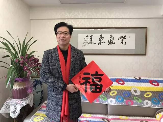 锣鼓喧天新年到校园长们送祝福喽