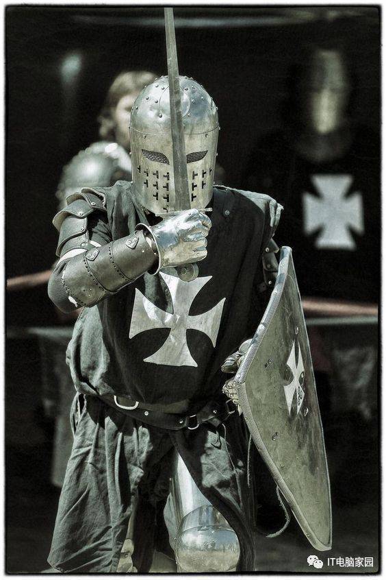 法国中世纪盔甲图片