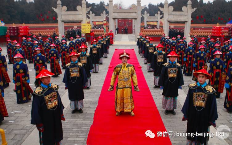 表演阵容强大,文武百官礼仪乐手的表演队伍达150人.