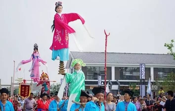 春从吴中来东山台阁迎财神既热闹又喜庆