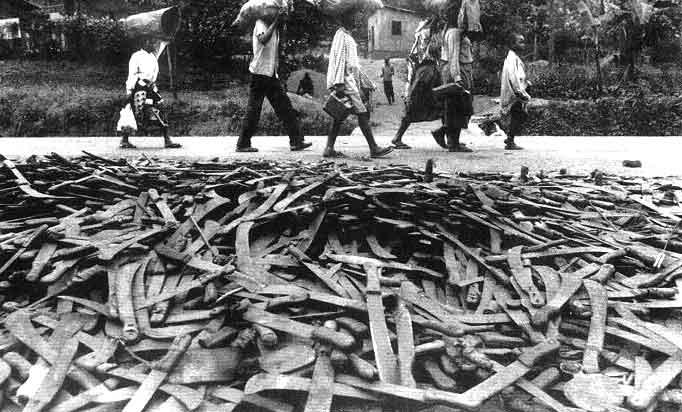 从中国买的10美分一把的甘蔗刀被卢旺达用于种族灭绝