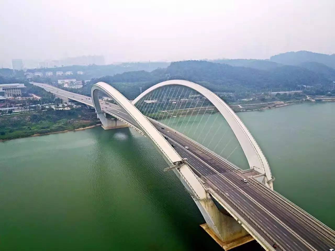 南宁三岸大桥图片